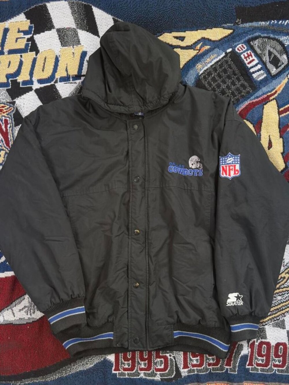 Vintage 1990’s Dallas Cowboys NFL Football Starter jacket size men's small